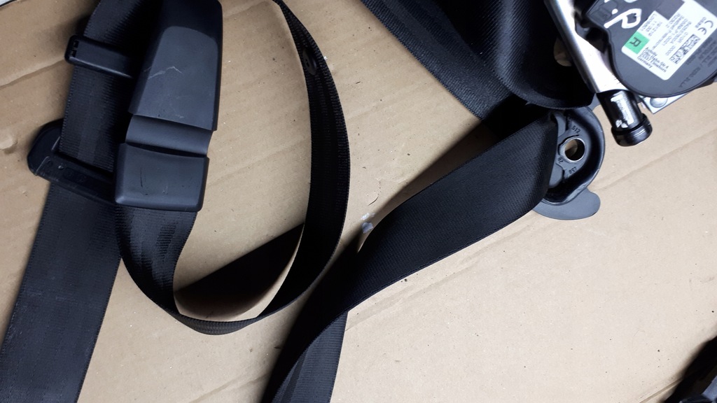 фото №14, A4 b9 lift pas безопасности правый перед