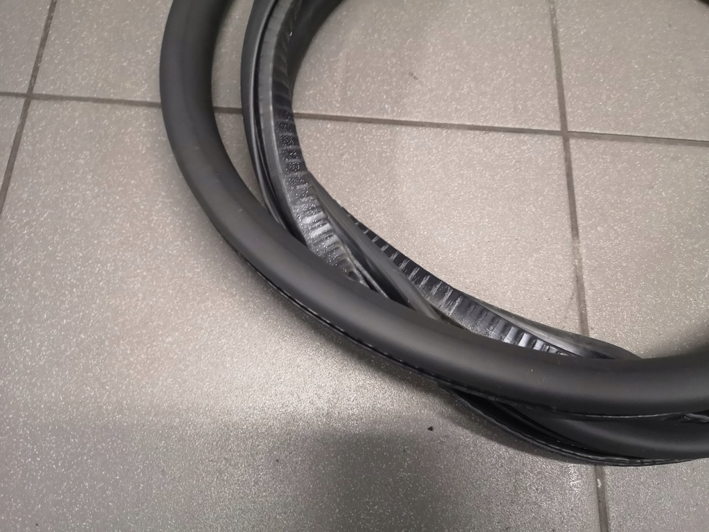 фото №4, Прокладка двері правий задня audi a8 d3 long