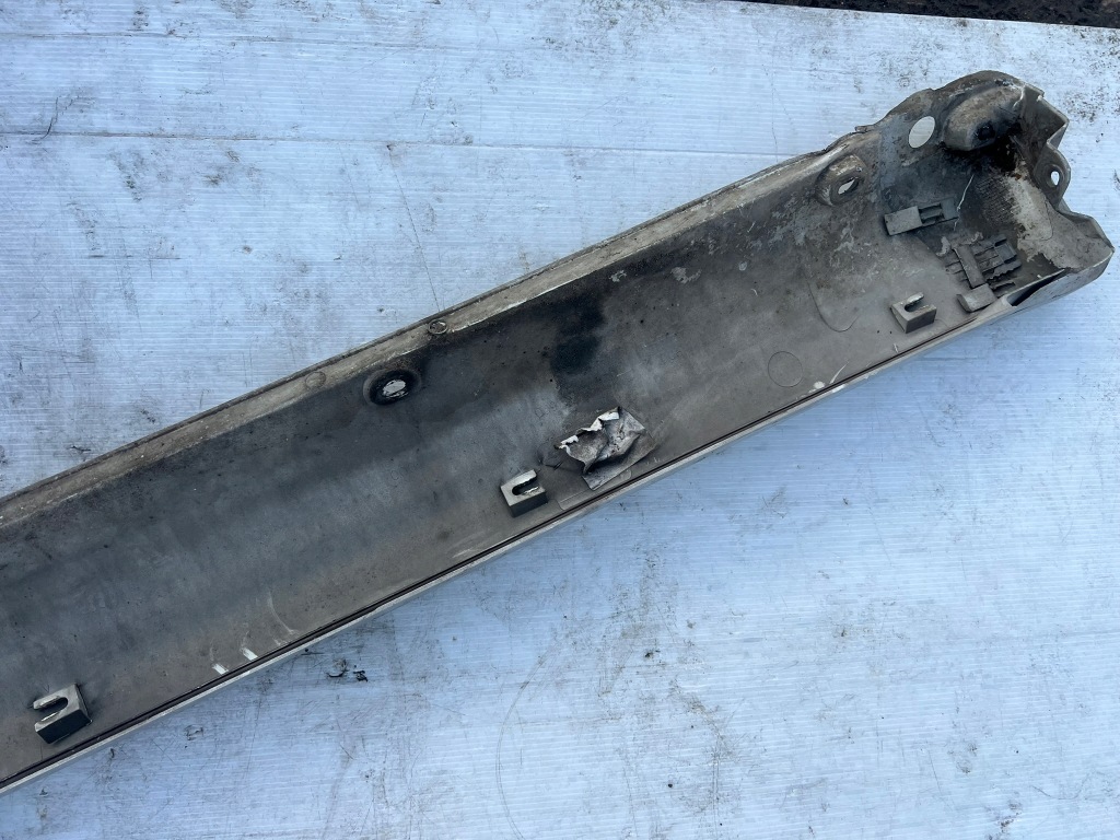 Купити Молдинг накладка поріг права mercedes ml w163 1636900240