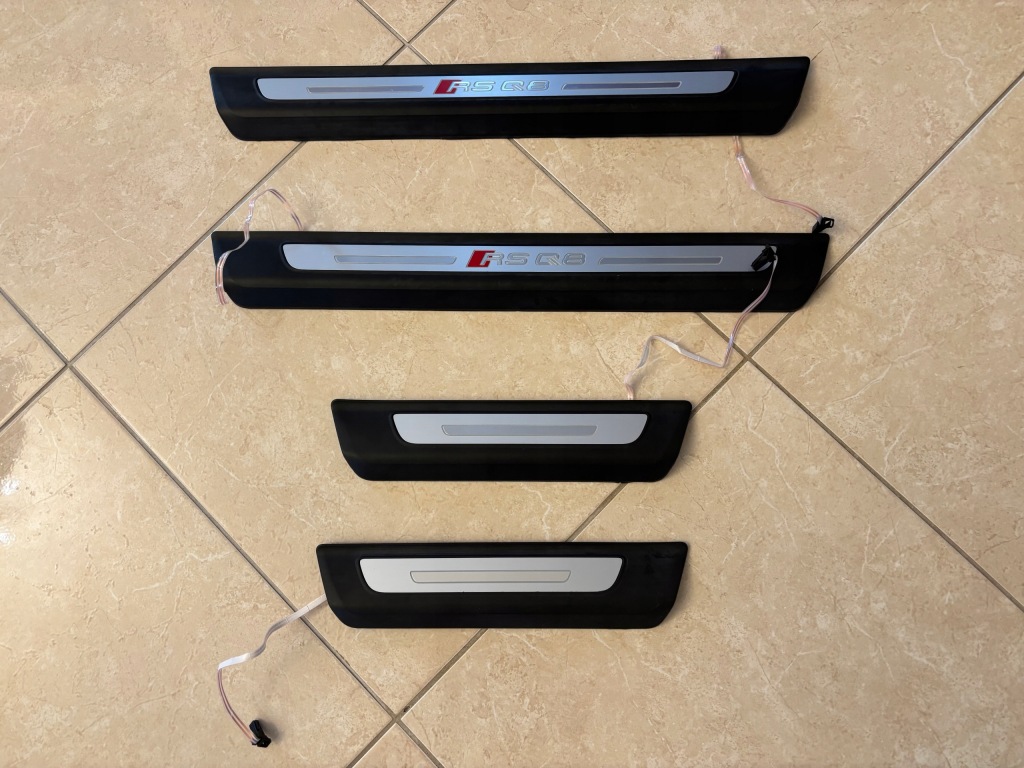 фото №1, Накладки prodowe накладки audi q8 rsq8 4m8947406b