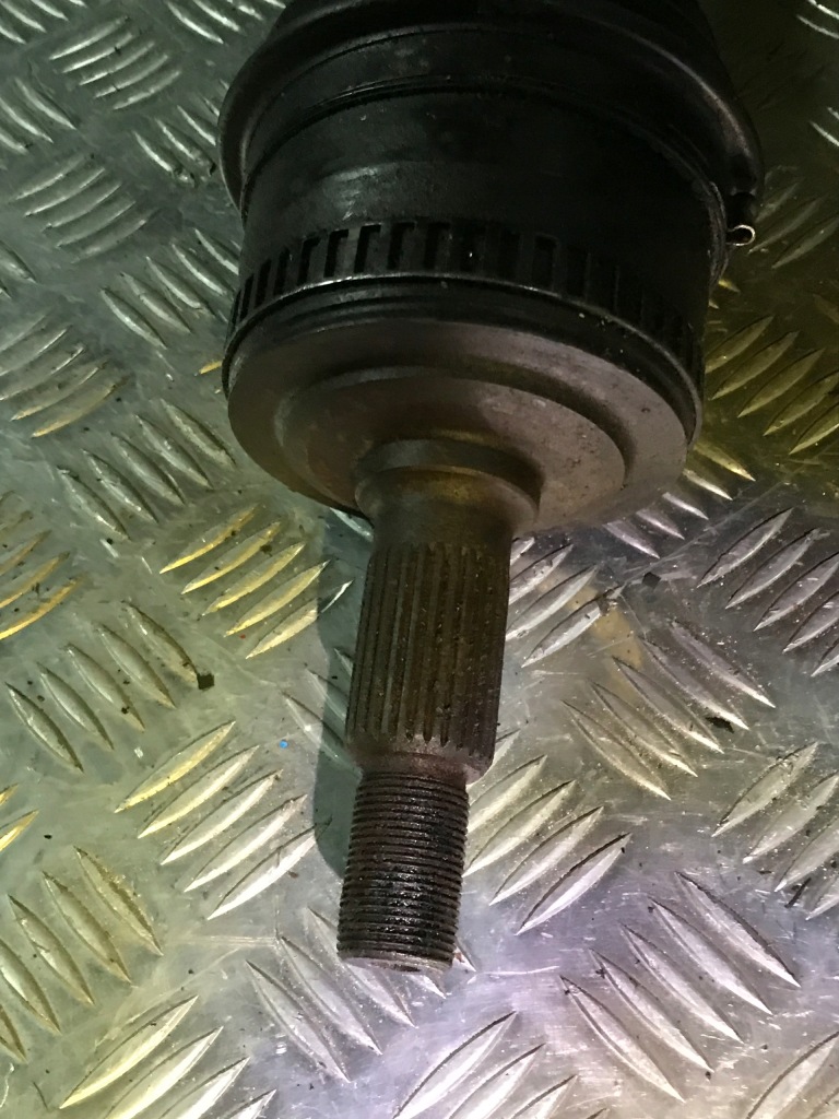 Приводной вал mercedes vito 638 2,2 cdi в Украине