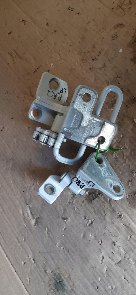 фото №1, Петля дверь левый перед peugeot rcz ym18402080