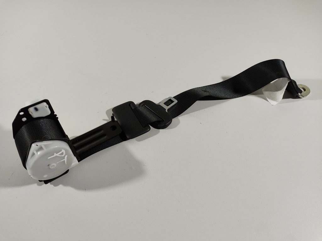 фото №1, Lexus is300h 13r pas безопасности правый задняя