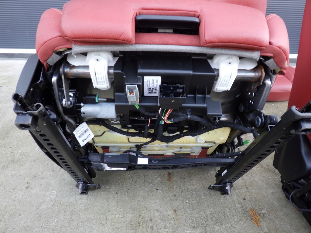 фото №11, Volvo xc40 2021 сидіння заднє сидіння шкіра червоні