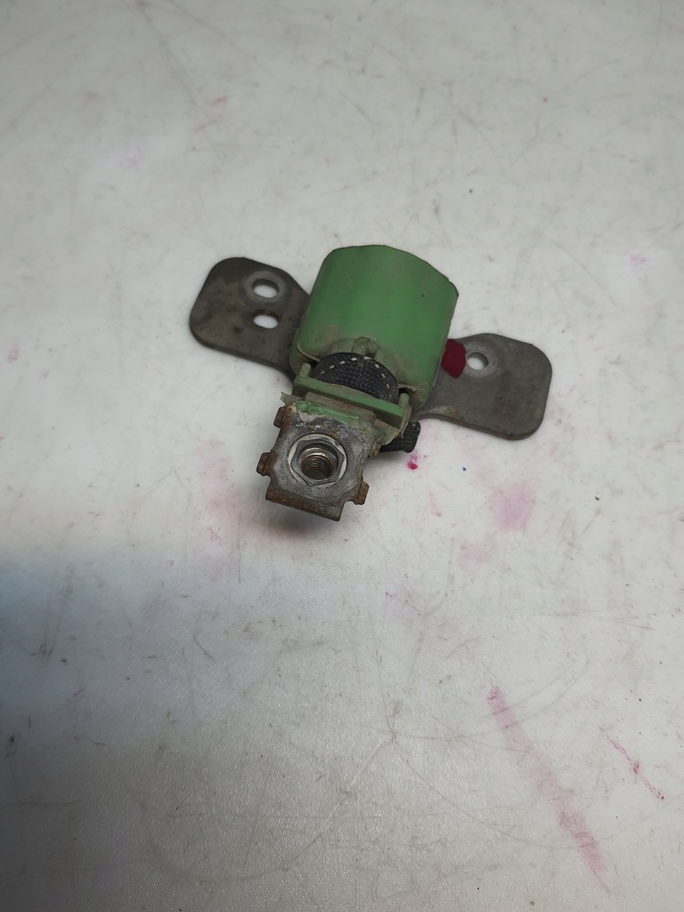 фото №1, Dacia sandero 2017 кронштейн / кронштейн глушителя