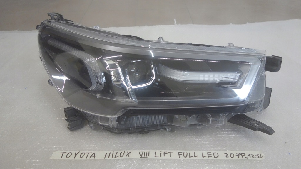 фото №1, Toyota hilux viii 8 lift 20- full led права eu