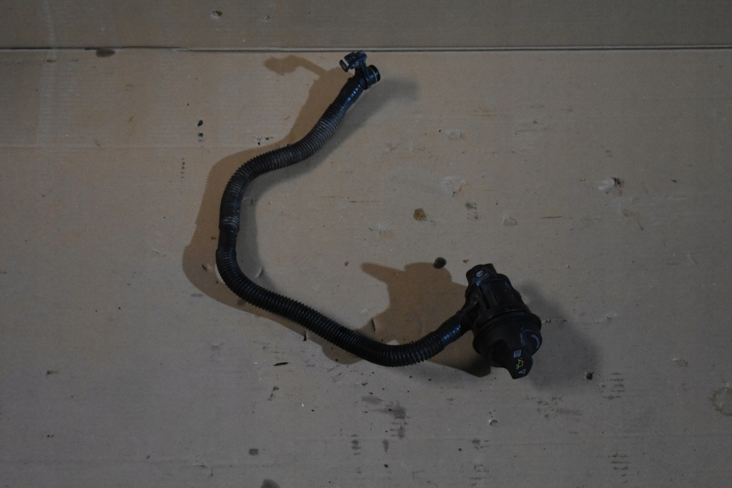 фото №1, Idealny кришка заливної оливи шланг mercedes 1