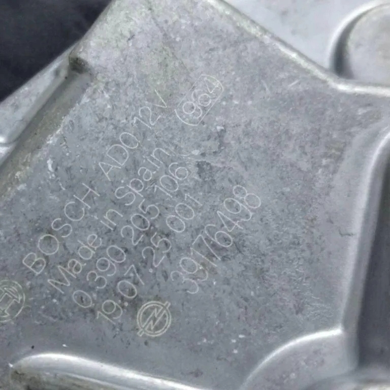 Моторчик дворники крышки opel corsa e 39176498 1.4l бензиновый 66kw 2019 с Разборки