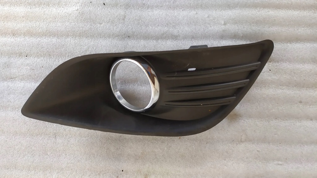 Купити Решітка бампера правий перед ford focus mk2