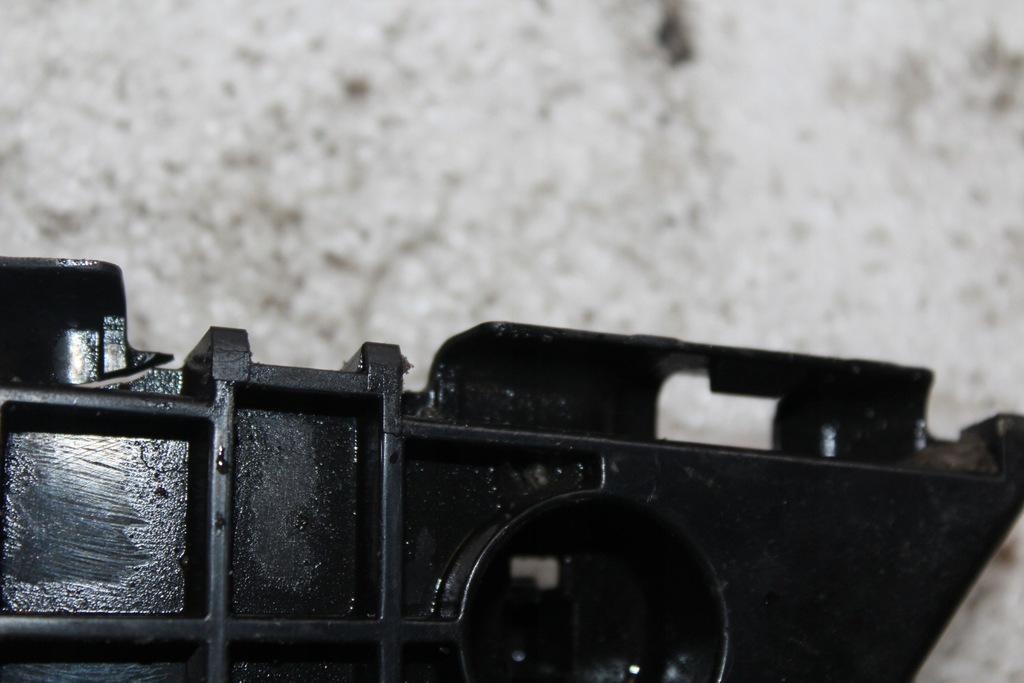 фото №9, Toyota auris h b e15 04.10 - 09.12 кронштейн бампера направляющая левый