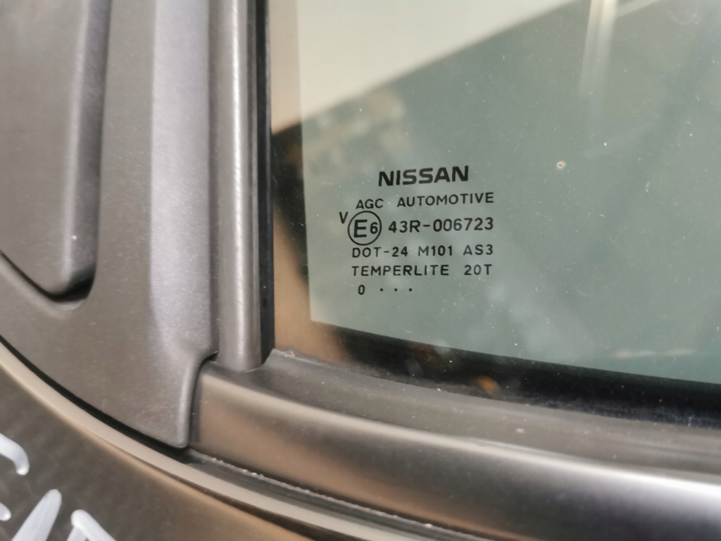 Дверей лівий 1 правий задній nissan juke 1 f15 накладка  z11r Зі Шроту