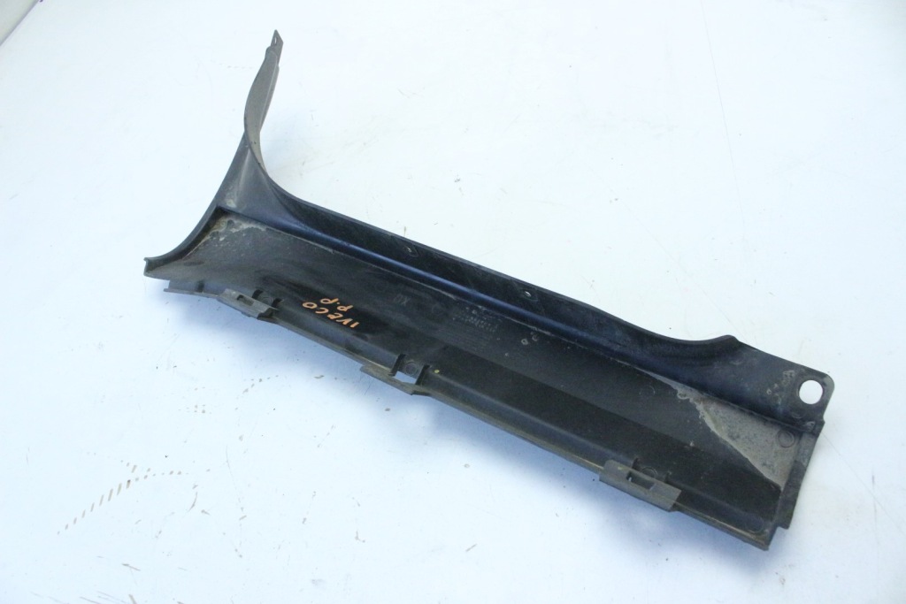 Правая молдинг накладка порог порог 5801521532 iveco daily iv 17r. Цена