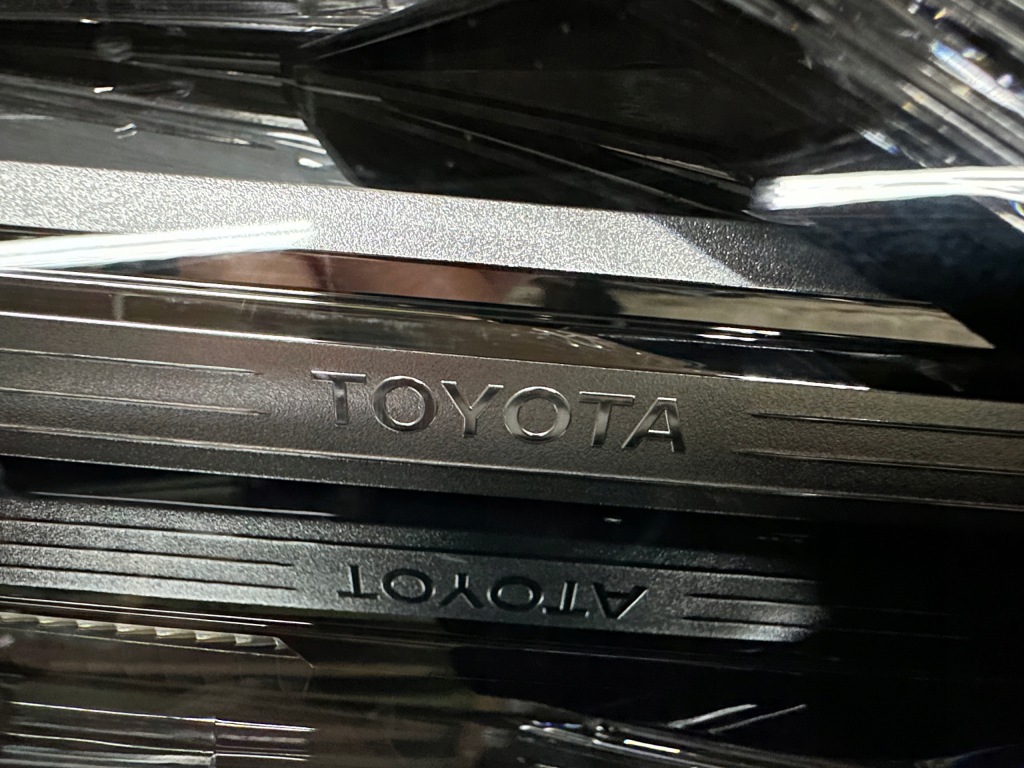 Фара toyota corolla cross full led hasco 16-184 левая оригинал cała с Разборки