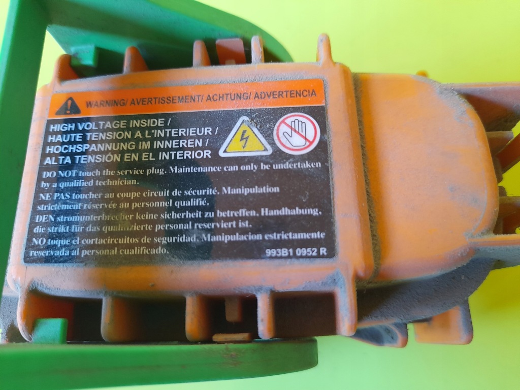 фото №3, Предохранитель аккумулятора 993b10952 renault zoe 15r