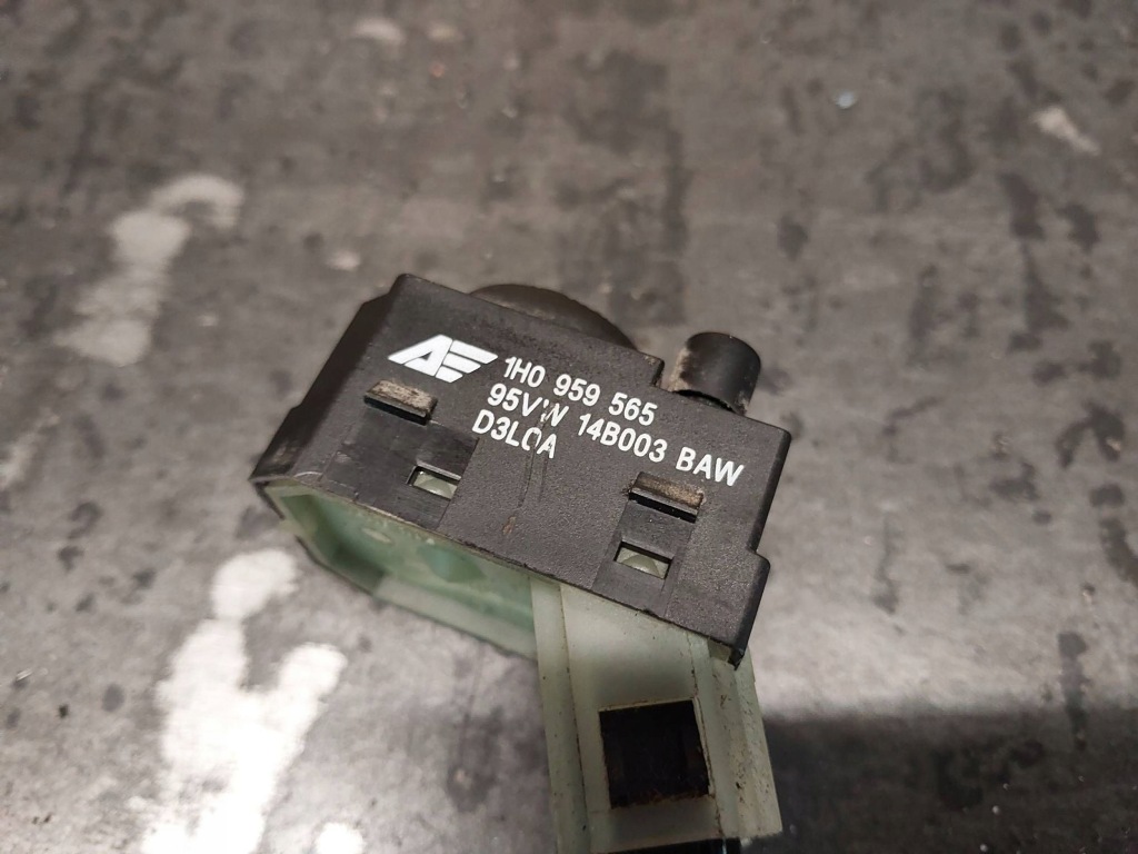 фото №8, Кнопка регулировки зеркал боковых ford galaxy i 1h0959565 95vw14b003baw