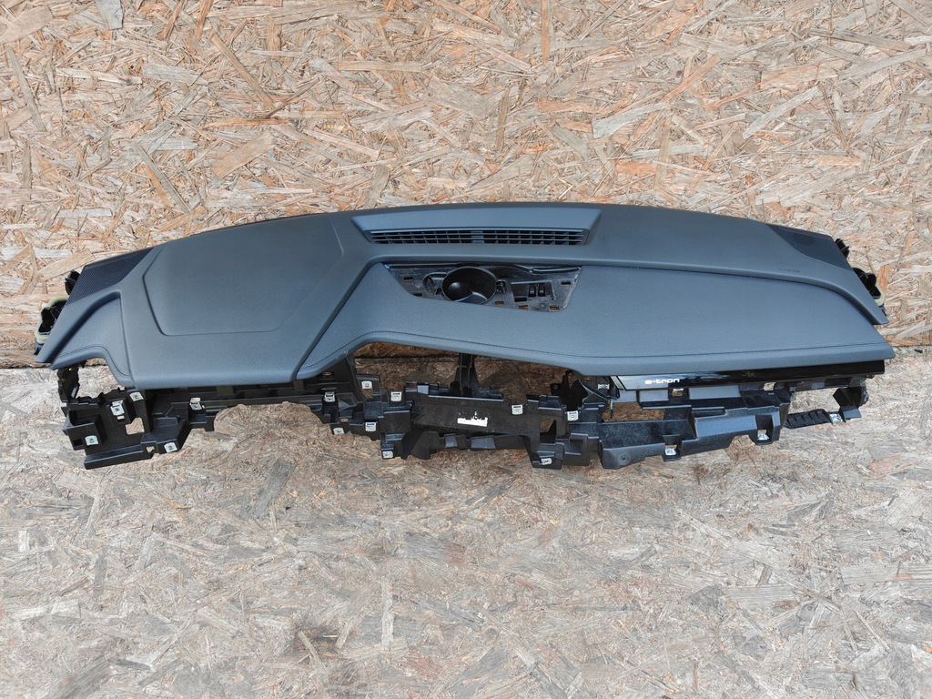 фото №6, Консоль панель приладів подушка безпеки ремені доводчик audi q8 etron 4ke 4kl857001e 4n0880201m