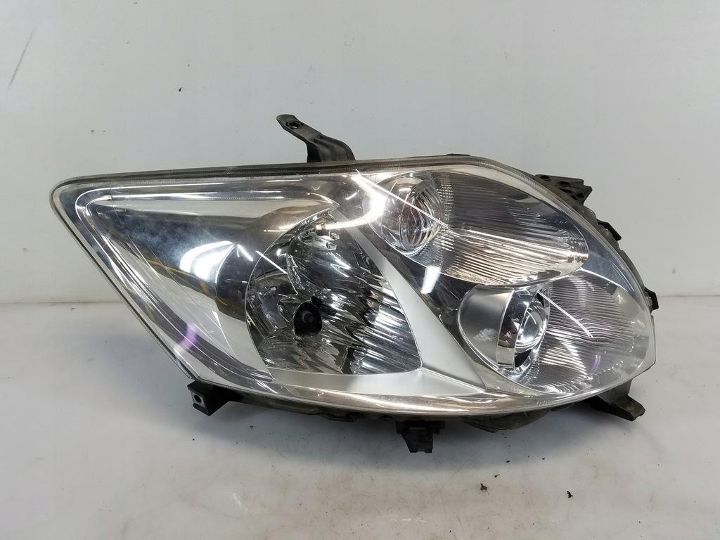 фото №10, Лампа перед toyota auris i e15