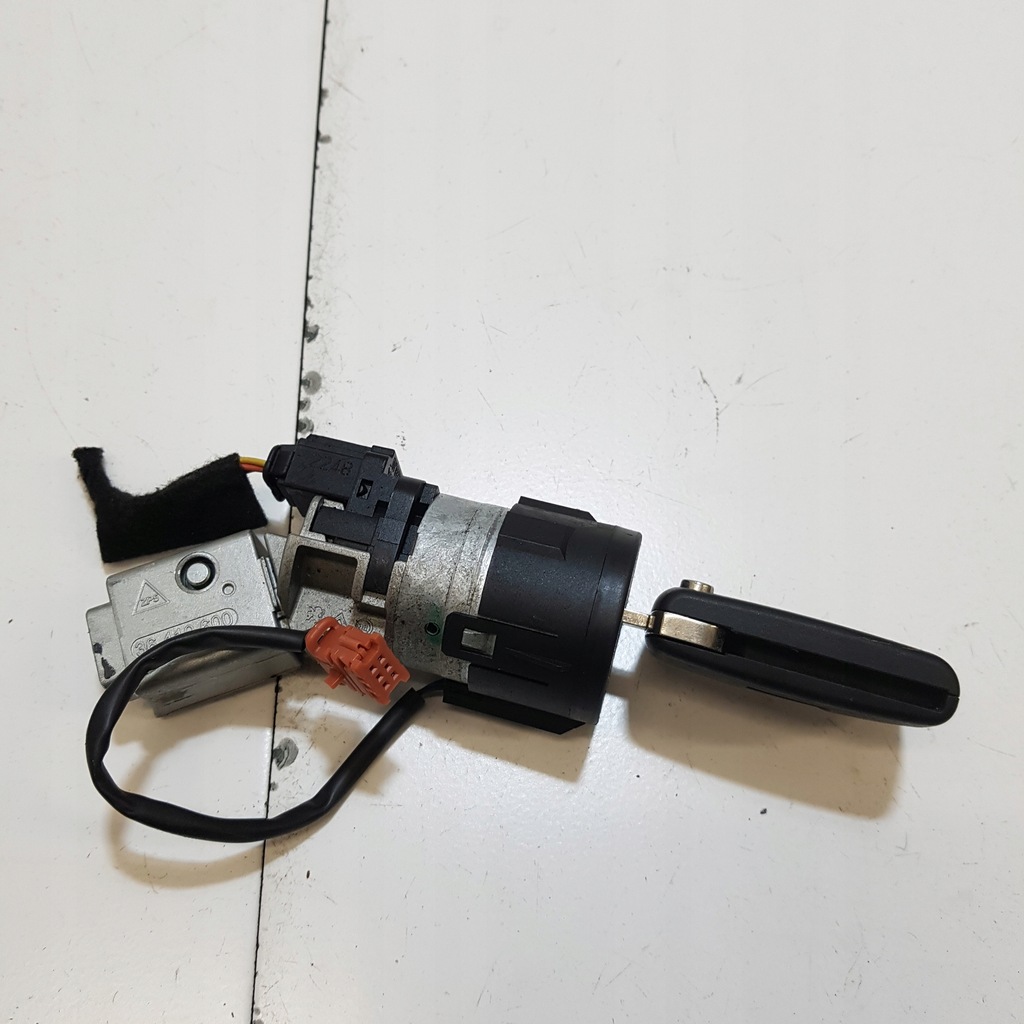 фото №1, Замок запалювання з ключ peugeot 308 36410600 2008