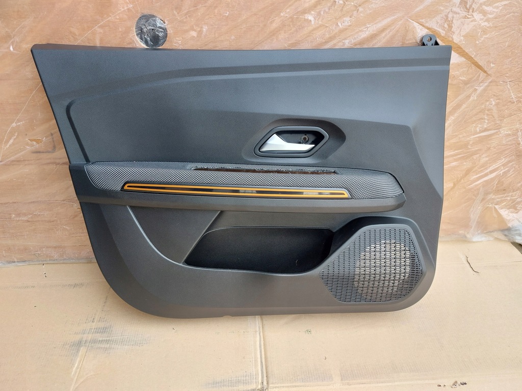 фото №1, Sandero iii 3 stepway 21r обшивка дверь перед левый