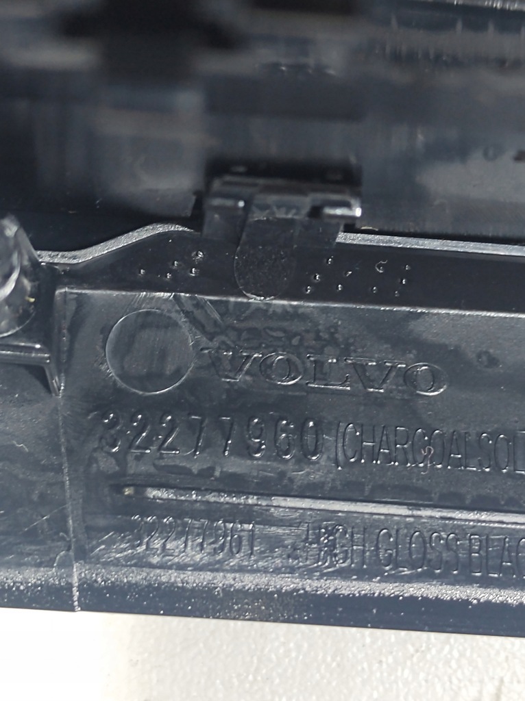 фото №8, Volvo xc40 21r середня рамка решітка навігації радіо 31442628