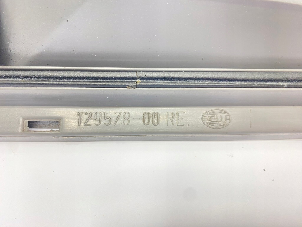 Рамка плафон фара перед передняя правая правый mercedes w124 hella Цена