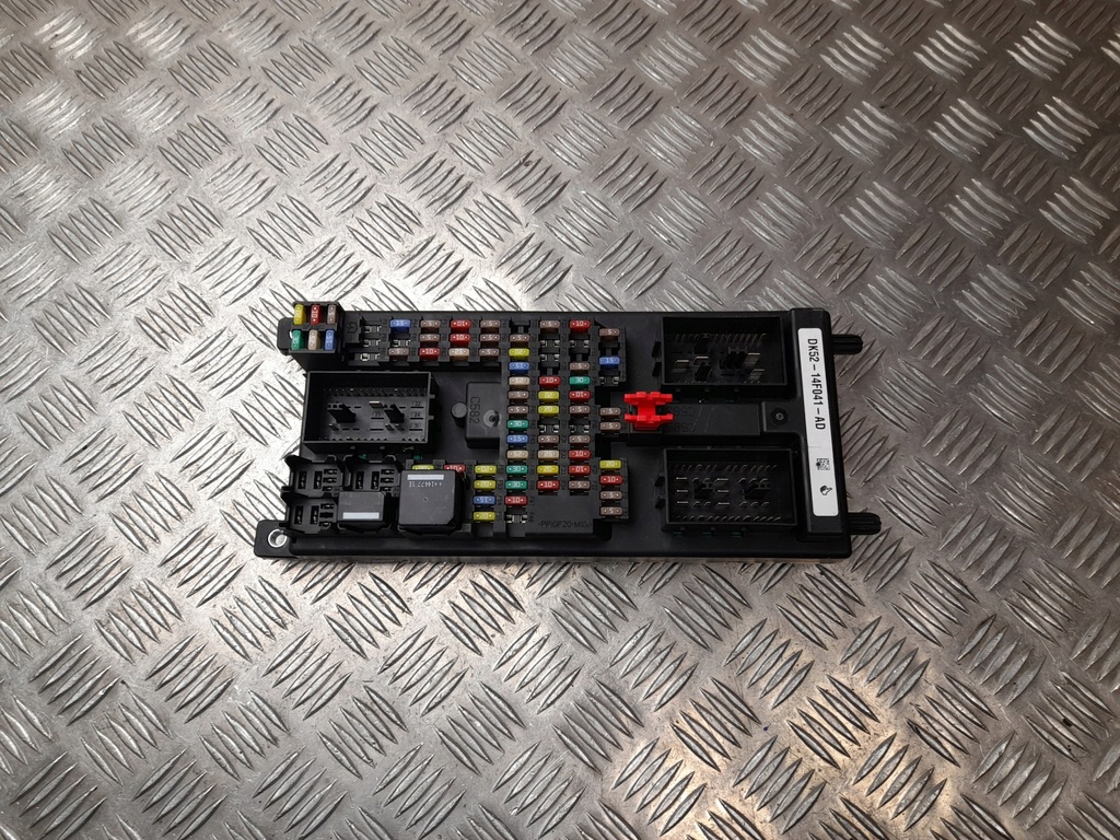 фото №1, Коробка запобіжників land rover range rover iv 2013 dk5214f041ad