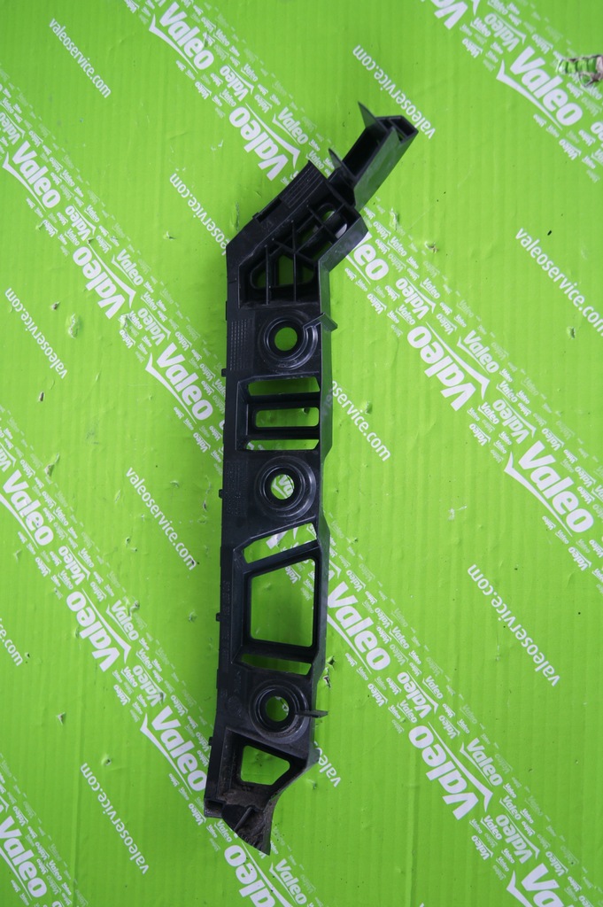 фото №1, Направляющая бампера vw golf sportsvan правый задний