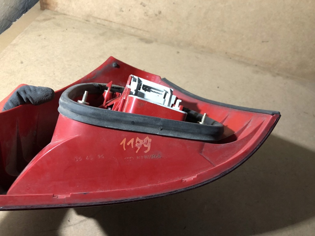 фото №6, Лампа левая задняя audi a3 8l 810945095a