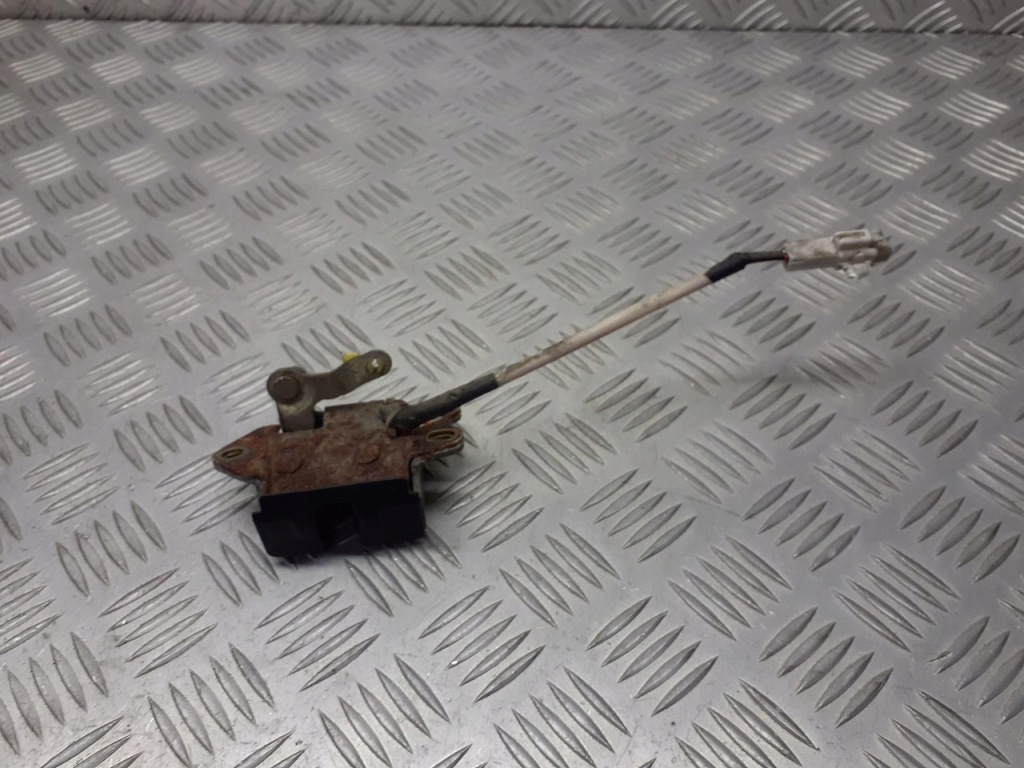 фото №1, Замок кришки багажника toyota avensis t22 kombi