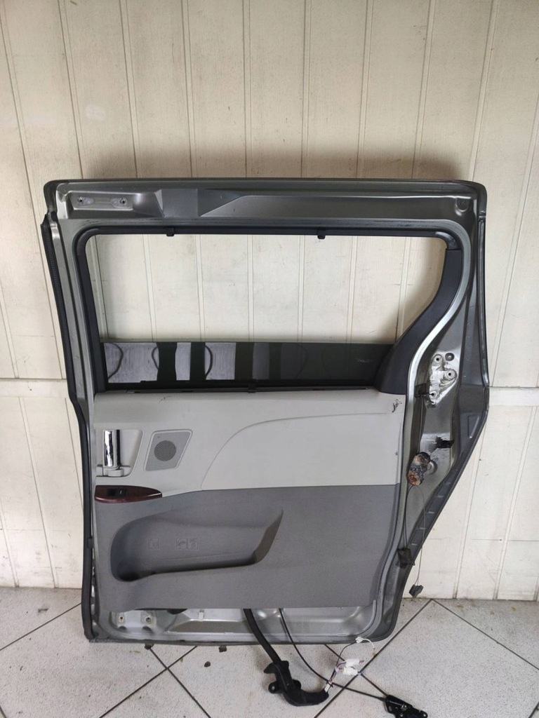 фото №9, Дверь задняя правая сторона toyota sienna 3 2011