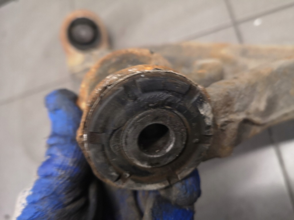 фото №10, Важіль лівий перед vw touareg 7l0407153b