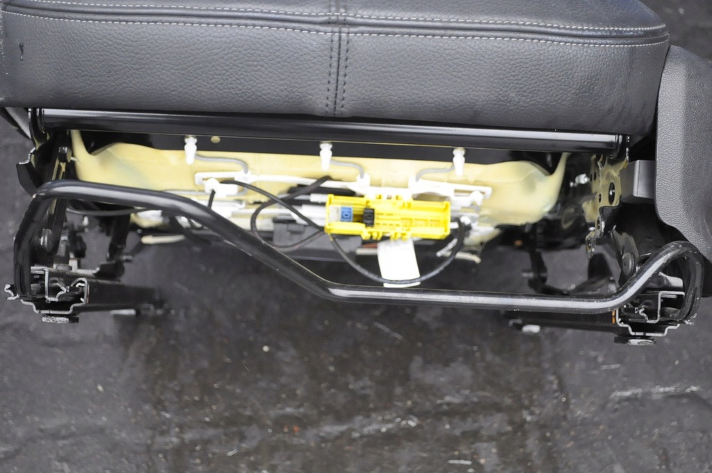 фото №16, Bmw 2 f46 gran tourer сиденья кожаный + заднее сиденье 2 3 ряд + обшивки нет подогрев