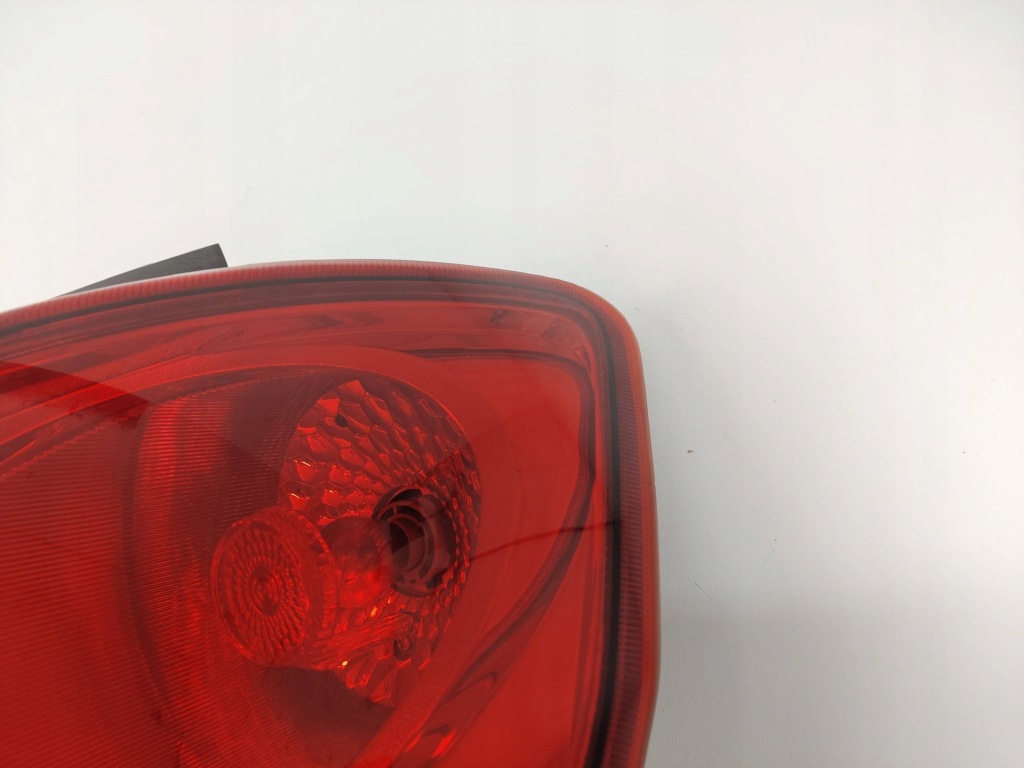 Лампа правий задній права задня ssangyoung korando 8360234 Недорого