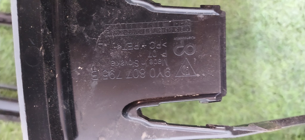 фото №9, Решітка середня бампера перед porsche cayenne 9y0