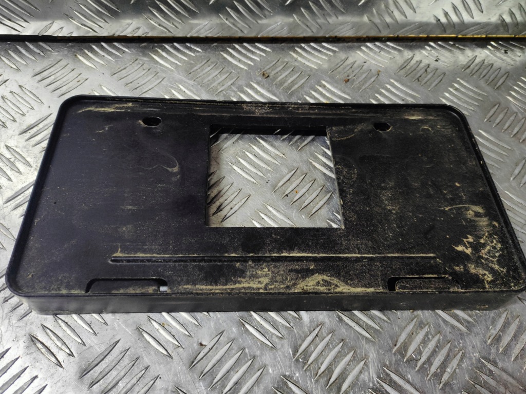 фото №1, Toyota sienna 2014 кронштейн рамка номерного знака регистрационный