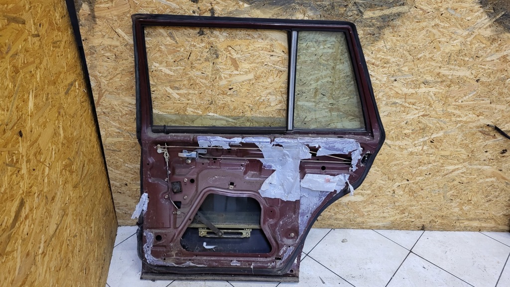 Купити Двері повний правий задній mercedes w123 універсал