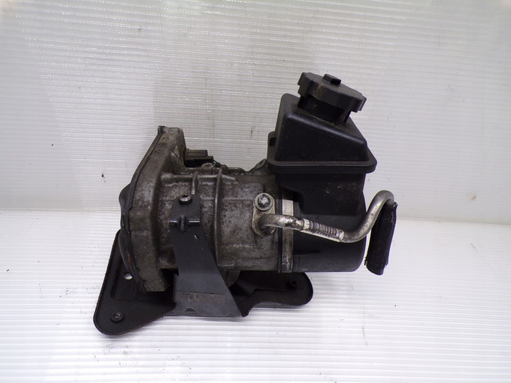 Купити Насос підсилювача mercedes w164 ml lift 1644601580