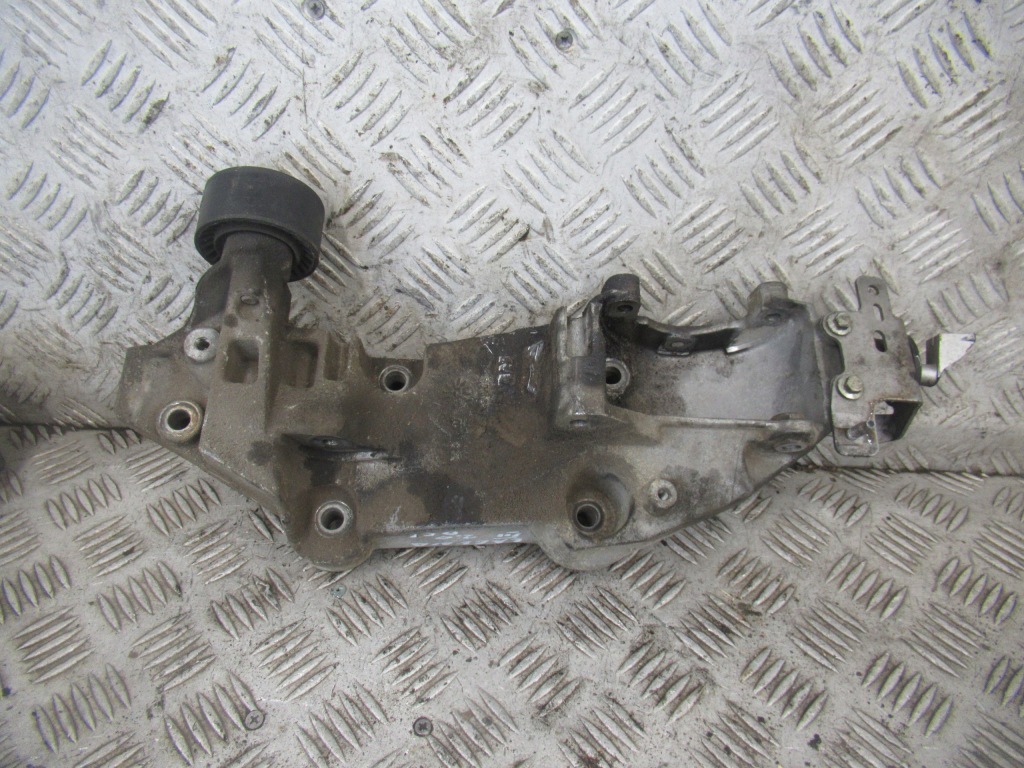 Кронштейн кронштейн генератора renault laguna 3 2.0 dci 8200527320 Цена