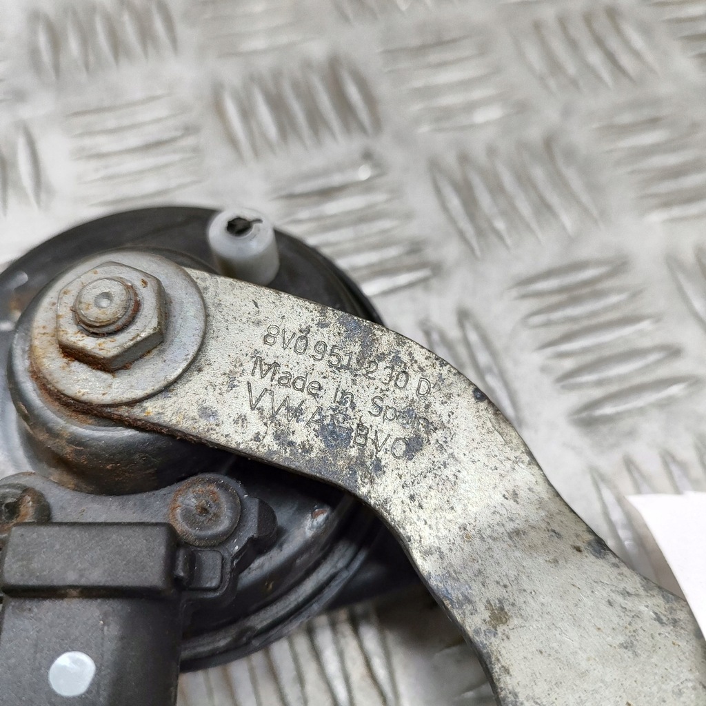 фото №7, Audi rs3 2017 клаксон