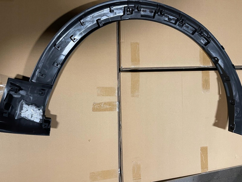 фото №8, Молдинг левая перед ford explorer 2020-2023