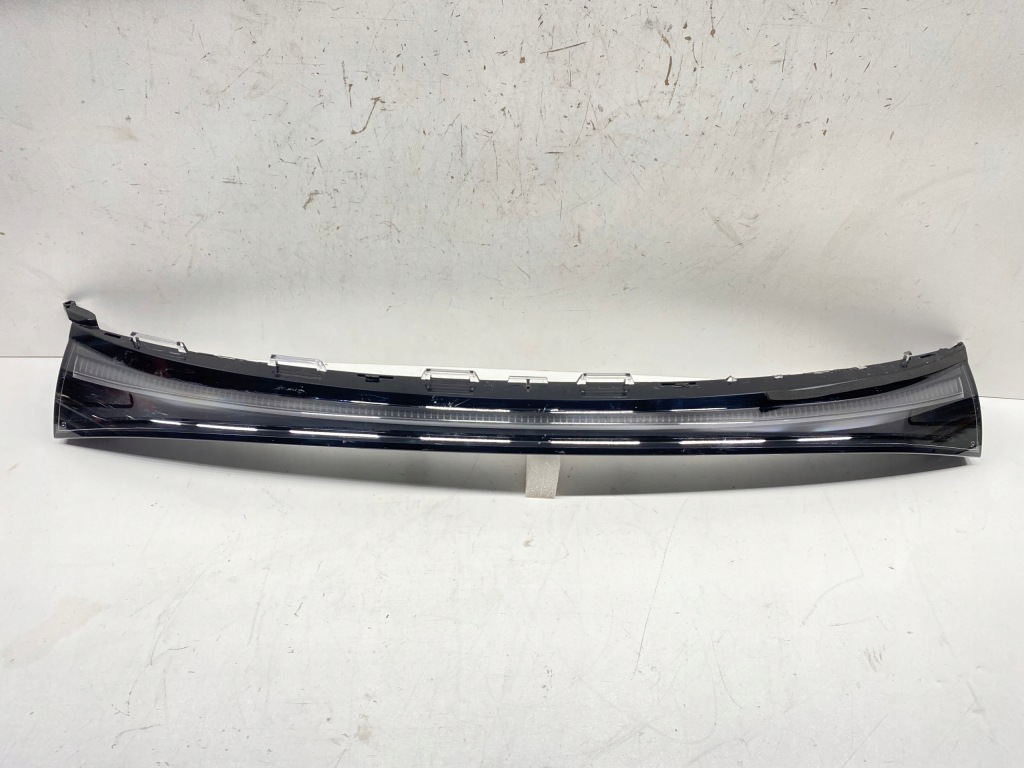 Решітка радіатора решітка радіатора накладка середня led перед передня mercedes cla 174 w174 2025- Київ