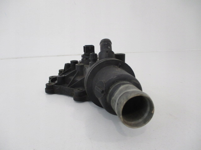 фото №7, Renault clio iii 1.4 16v корпус термостата 8200023915