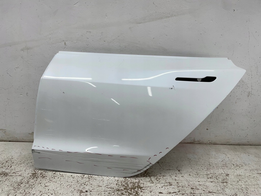 Купить Дверь левый задний  tesla 3 17-