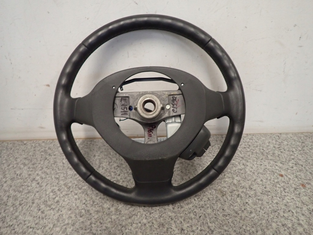 фото №4, Toyota yaris 03-05 fr повітропровід колесо керма