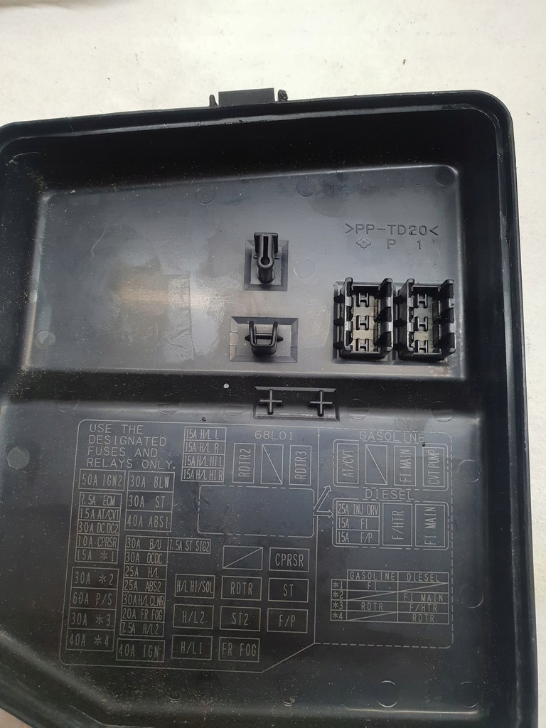 фото №9, Suzuki swift v mk7 10-17 корпус коробка запобіжників 1.6b