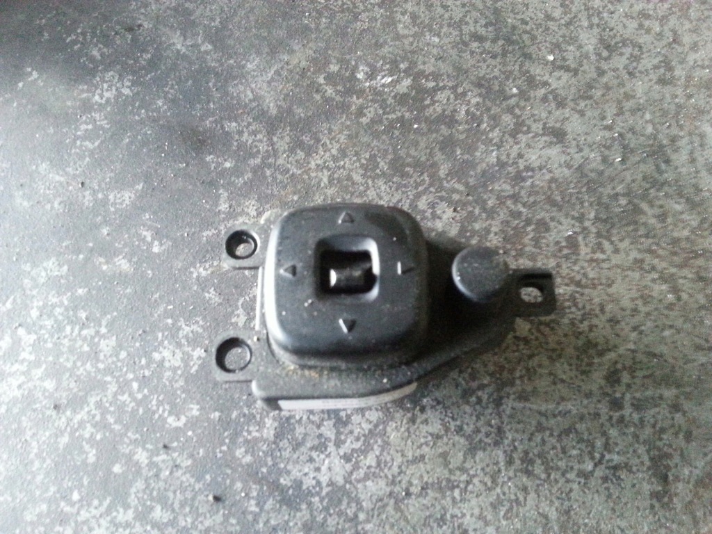 фото №1, Mazda 3 03-09 - переключатель зеркал b25d66600