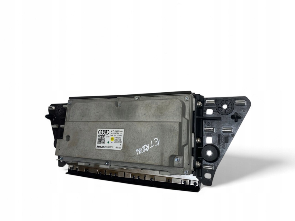 фото №11, Audi e-tron 2021 монітор / дисплей / екран