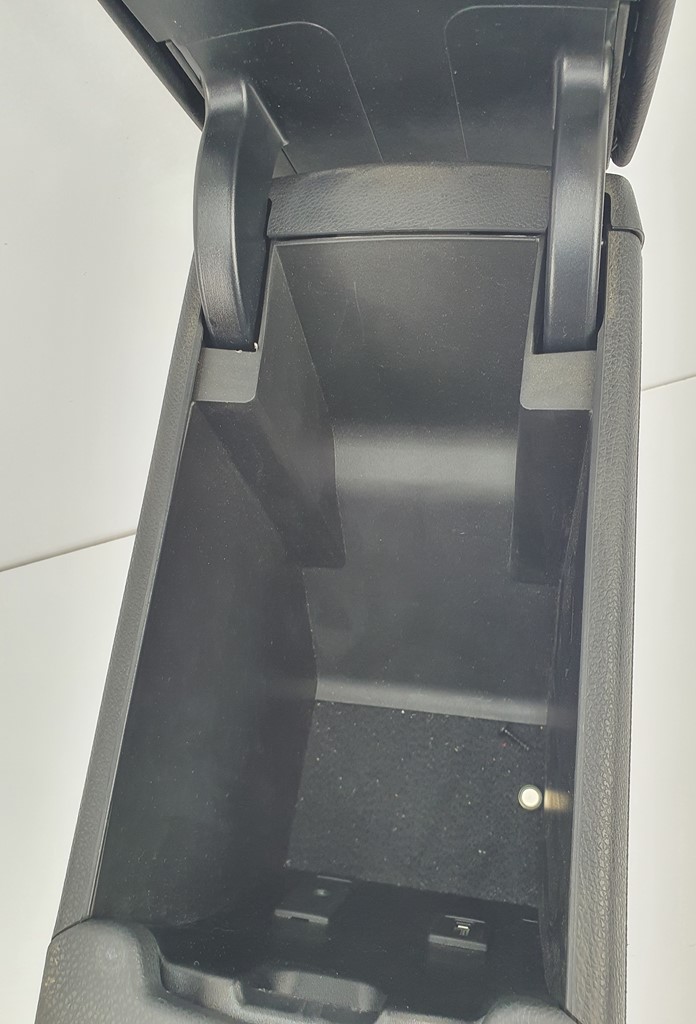 фото №8, Туннель средний подлокотник mercedes w176