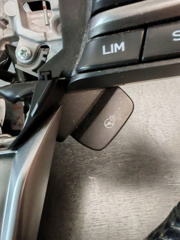 фото №8, Subaru forester v sk воздуховод кожаный multi лепестки переключения подогрев