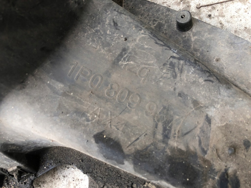 фото №3, Leon ii подкрылок передние левая 1p0809957